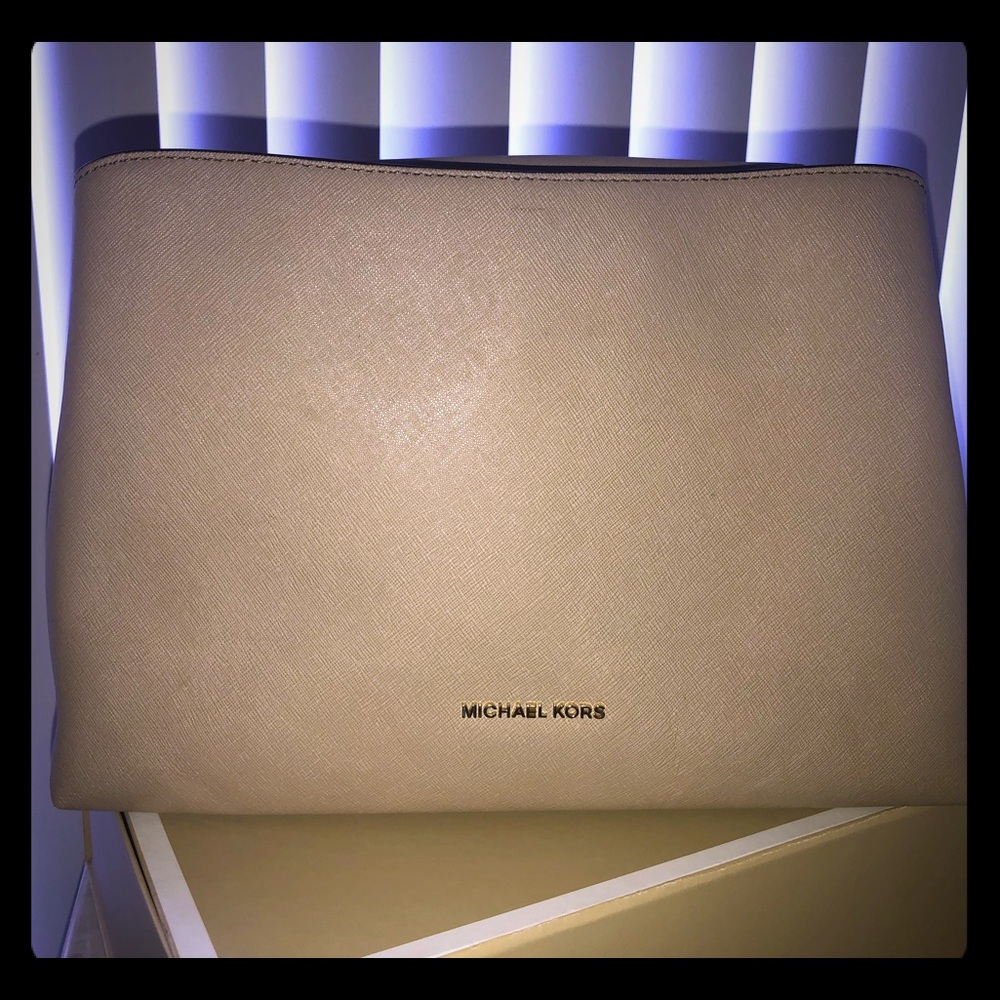 Michael Kors purse